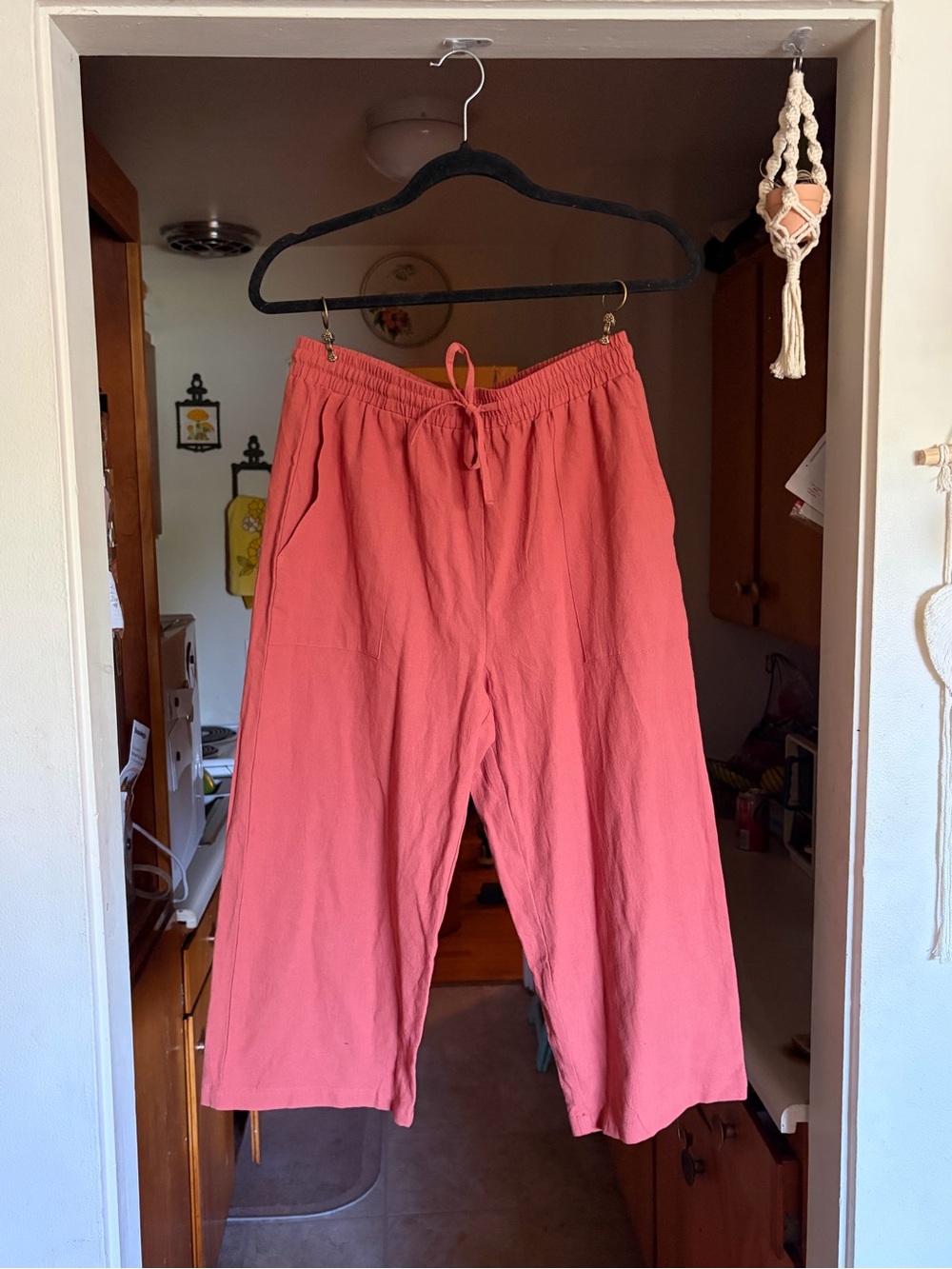 Women’s Drawstring Crop Pants in Rust - Picture 3 of 6